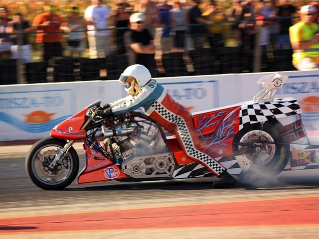 ����������� ��� ��������� ������������ ��� ��� ����� ��� Kunmadaras ��� ���������. (c) greekdragster.com - The Greek Dragster Site